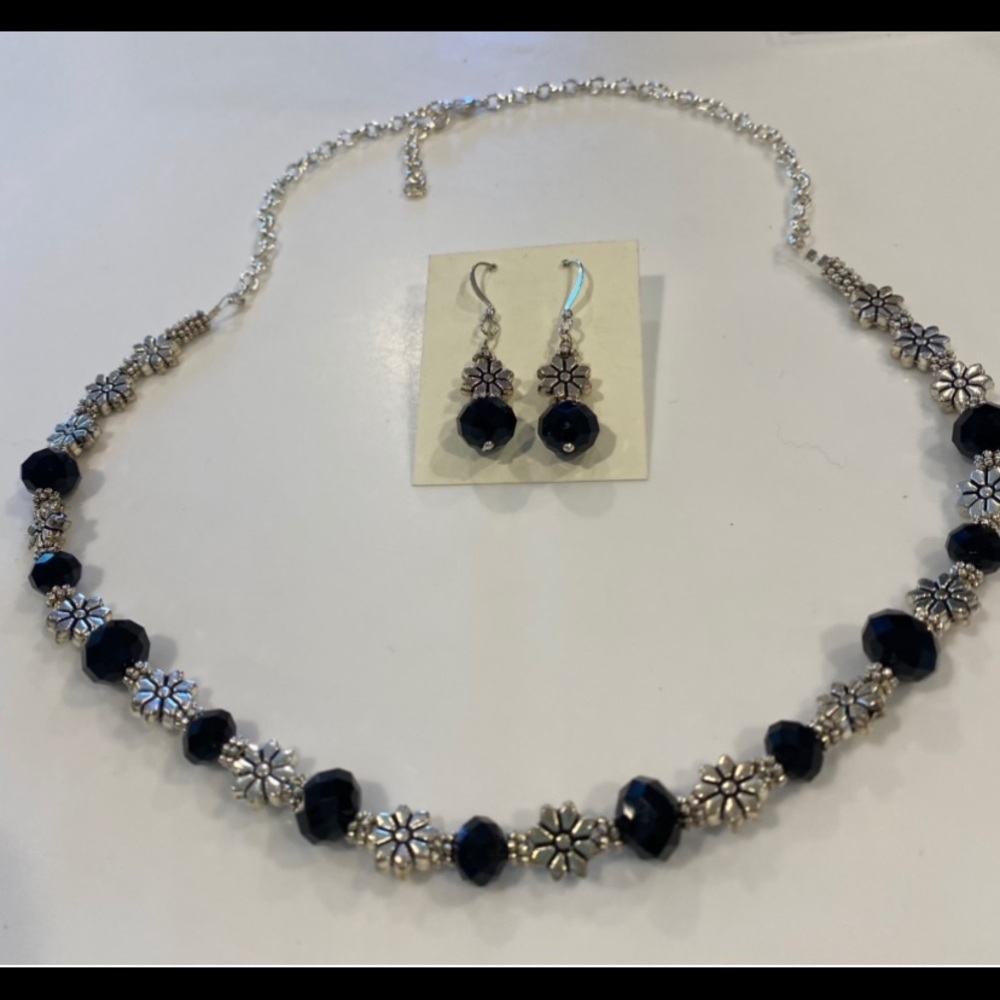 Black faceted glass necklace set